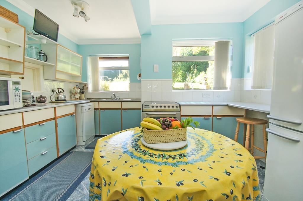 Dean Court Garden - Parking - By Brighton Holiday Lets Exterior foto